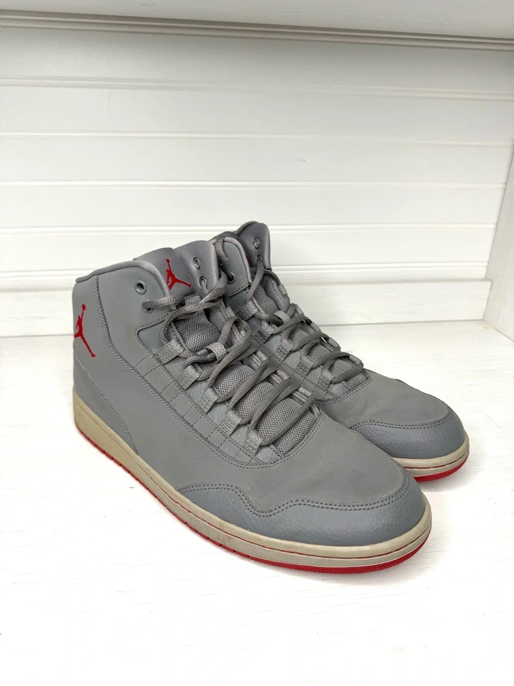 Jordan Executive Wolf Grey Varsity Red Size 12M- Rare Nike Sneaker